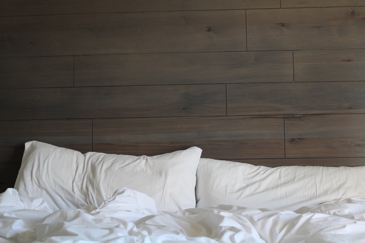 bed sleeping room