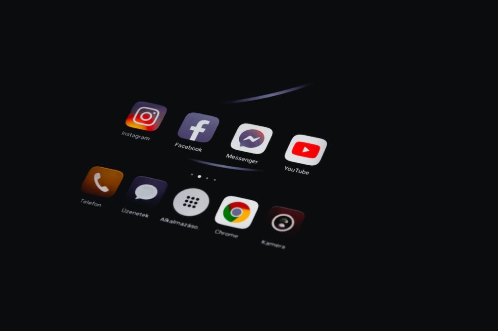 Can Social Media Ruin Relationships?