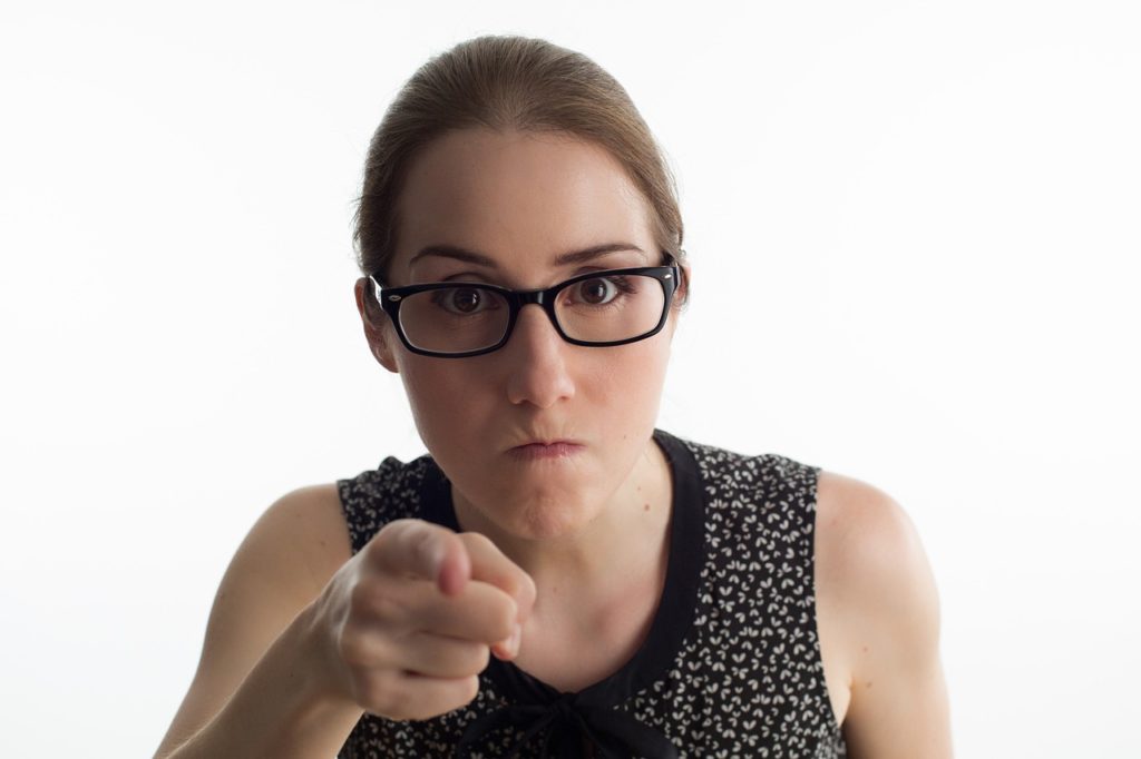 10 Steps to Take When Your Narcissistic Mother Disapproves of Your Girlfriend
